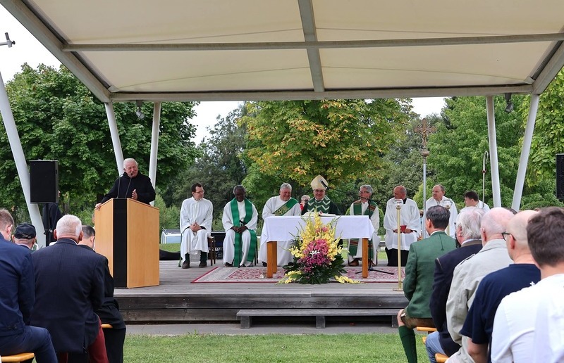 Messfeier aus Anlass 150 Jahre Barmherzige Brüder in Kainbach / Barmherzige Brueder Messe beim Familuenzeltfest der Lebenswelten Steiermark