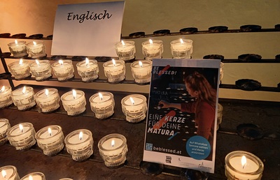 Auch in Graz wurden Kerzen für Maturant:innen entzündet.