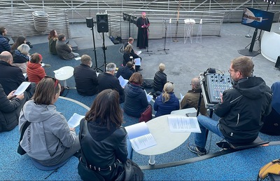 MItten auf der Mur stand das Evangelium von Jesus am Boot im Sturm im Mittelpunkt.