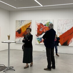 Gerhard Lojen (1935?2005) zum 20. Todestag: Er?ffnung KULTUMUSEUM im Spiegelgitterhaus Gleisdorf, 17.10.2025. Kurator Johannes Rauchenberger f?hrt in das Werk des K?nstlers ein.