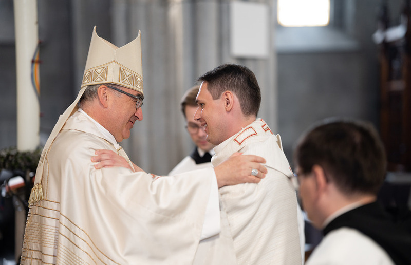Eine gute Verankerung in Gott wünschte Bischof Wilhelm Krautwaschl dem Neupriester