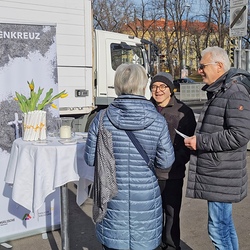 Aschenkreuz am Bauernmarkt Kaiser-Josef-Platz