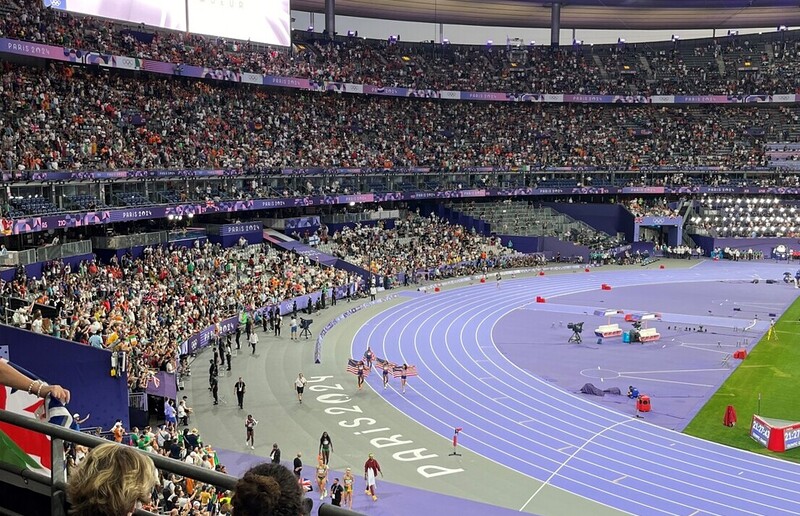 Stade de France in Paris / Katrin Leinfellner 48 Mal läuteten die Goldmedaillengewinner:innen die Glocke im Stade de France