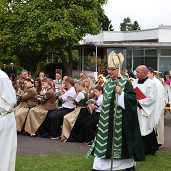 Festmesse beim Familienzeltfest der Lebenswelten Steiermark bei den Barmherzigen Brüdern mit Bischof Wilhelm Krautwaschl
