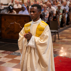 Elijah Kwizera wurde am 28. Juni 2026 zum Preister geweiht.
