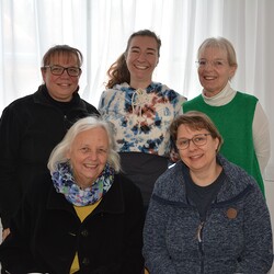 Das heutige Team (von links) mit Margret Hofmann, Stefanie Fruhwirth, Gerlinde Krenn, Antonia Jäger und Lisa Pfandner. DANKE!