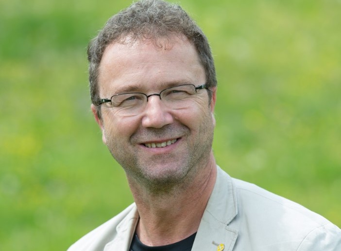 Pastoralinnovation Kirchen müssen zukünftig 'hybrid', in analoger und virtueller Welt, arbeiten, sagt Theologe Georg Plank.
