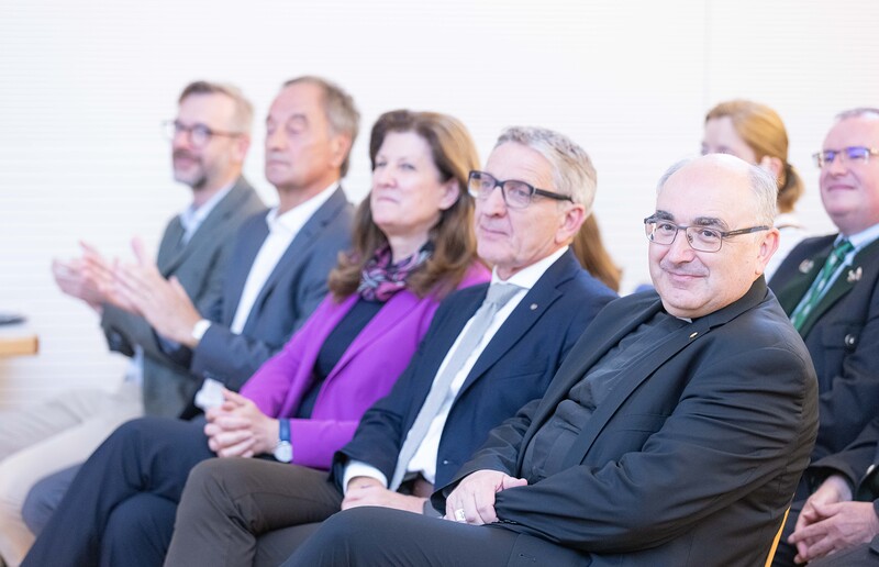 Fonds für Arbeit und Bildung - Brückenbauer zwischen Kirche, Wirtschaft und Arbeitswelt