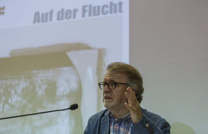 Präsentation von 'kunst und kirche' / Foto: Gerd Neuhold Vorstellung des gleichnamigen Themenheftes, gestaltet von Johannes Rauchenberger und Alois Kölbl, 20. Sept. 2016'