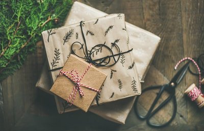 Auch Geschenke aus zweiter Hand können viel Freude bereiten. Ideen dazu und Möglichkeiten zum Stöbern bietet nachhaltig-in-graz.at.