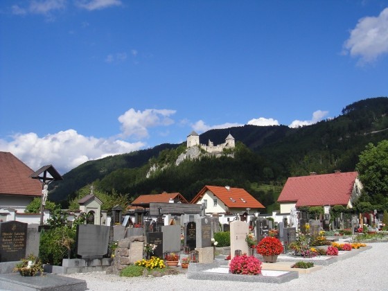 Friedhof mit Burg Gallenstein 