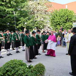 Festmesse und Segnung des neu renovierten Pfarrhofes in Dobl mit Weihbischof Johannes Freitag.
