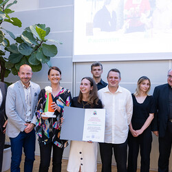 Gerd Neuhold, Sonntagsblatt