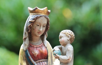 Mit dem Marienfest 'Mutterschaft Mariens' startet die Kirche in ein neues Kalenderjahr. 