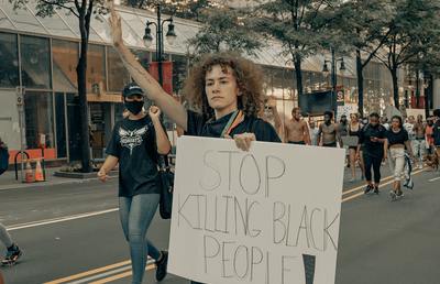 Nach dem Tod des Afroamerikaners George Floyd durch Polizeigewalt am 25. Mai kam es zu anhaltenden Protesten in vielen Städten der USA.