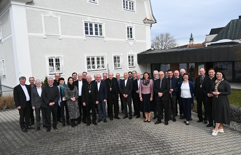 Kathpress Die Frühjahresvollversammlung 2023 der österreichischen Bischofskonferenz findet im Stift Seitenstetten statt.