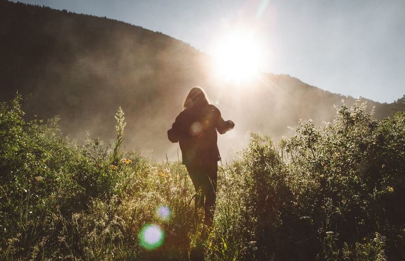 Photo by Holly Mandarich on Unsplash Aufbruch findet nicht nur bei Reisen statt. Aufbruch gibt es überall, auf unterschiedlichste Art und Weise.