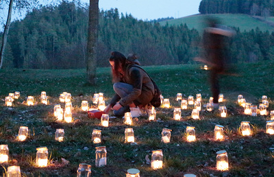 Ein Schatz inmitten von Kerzenlicht - auch das macht Mut