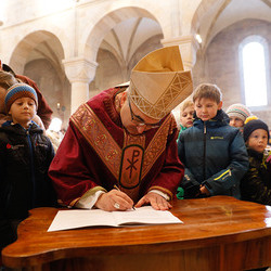 Im Zuge der Eröfffnung des Jubiläumsjahres 2018 wurde das 'Zukunftsbild' unterschrieben, dass die Ausrichtung der Diözese für die nächsten Jahrzehnte bestimmen soll.