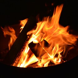 Das Feuer ist entzündet