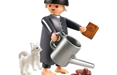 Die Spielfigur von Pfarrer Kneipp ist beim deutschen Kneipp-Verlag erhältlich.