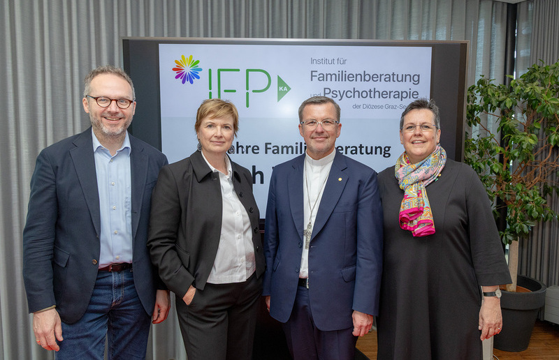 50 Jahre IFP / Ivo Velchev Festredner Prof. Ralf Lutz, IFP-Leiterin Christiane Sprung-Zarfl, Weihbischof Johannes Freitag und KA-Generalsekretärin Anna Hollwöger bei der 50er-Feier des IFP in Graz.