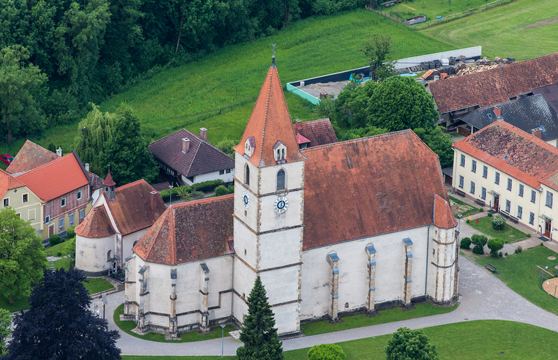 Ende des 15. Jahrhunderts wurde die spätgotische Kirche in Semriach errichtet. 