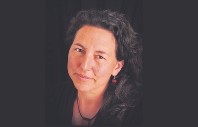 Ruth Kathrin Lauppert-Scholz ist angewandte Religionswissenschaftlerin und Gründerin der 'Granatapfel Kulturvermittlung' für Judentum, interreligiösen Dialog und Gedenkarbeit, u.a. zum Holocaust. 