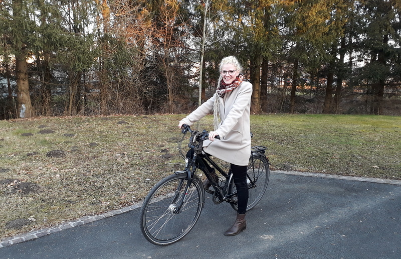 Maria Schröder setzt in der Fastenzeit auf ihre Fahrräder, um in die Arbeit zu kommen. 