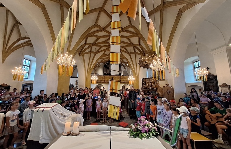 SchülerInnen der VS und MS Obdach feierten heute in der Obdacher Pfarrkirche ihren Abschlussgottesdienst / Pfarrleben im Obdacherland