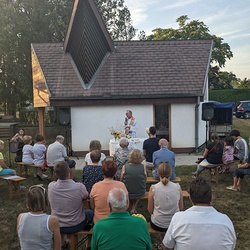 Outdoor Gottesdienst bei der Kapelle Waldsiedlung ESV Forst- Thalerhof Jung 