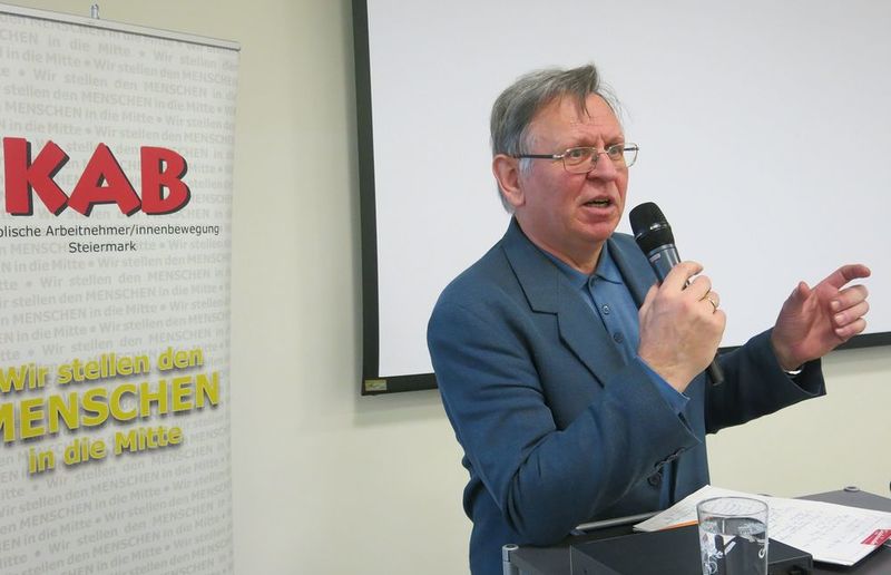 Foto: Hannes Labner Der Theologe und Ethiker Leopold Neuhold sprach über die Verantwortung von Christinnen und Christen und wie wir den kommenden Generationen eine lebenswerte Welt überlassen können.
