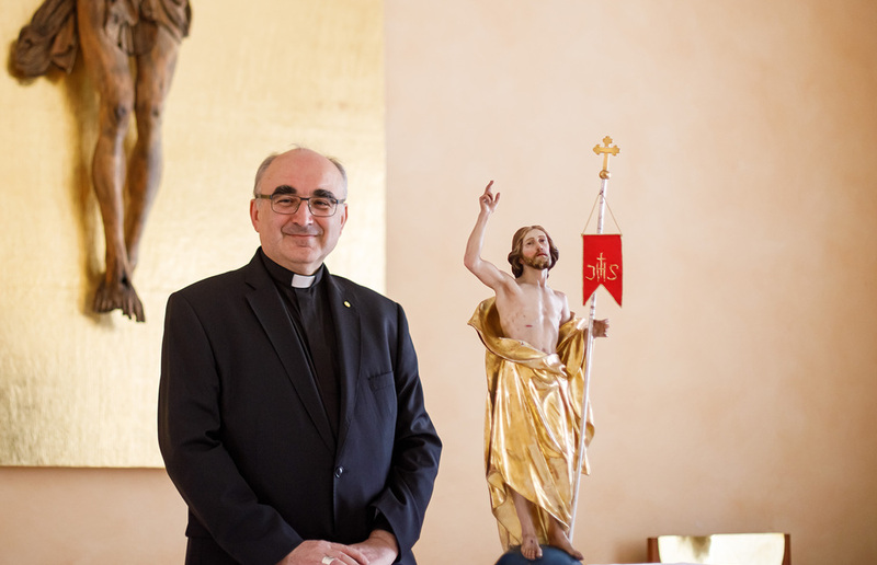 'Wir alle immer hoffen, dass es gut wird - mittendrin in unserer bewegten Zeit.' Diözesanbischof Wilhelm Krautwaschl zu Ostern 2025.