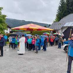 10 Pfarren machen eine Wallfahrt nach Mariapfarr im Lungau.
