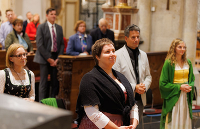 Pastoralreferentin Maria Ladenhauf (Mitte/Vordergrund) bei der Sendnungsfeier im Grazer Dom im September 2023.