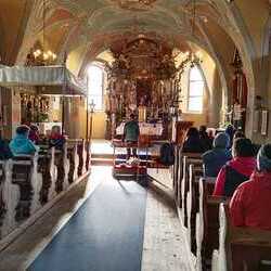 10 Pfarren machen eine Wallfahrt nach Mariapfarr im Lungau.