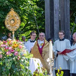 Fronleichnam in Graz 2025 mit Bischof Wilhelm Krautwaschl