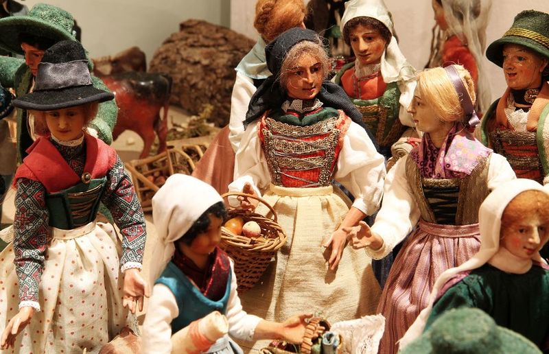 Diözesanmuseum Graz Die unterschiedlichsten Krippen und Bilder der Geburt Jesu können in der Weihnachtsausstellung bestaunt werden.