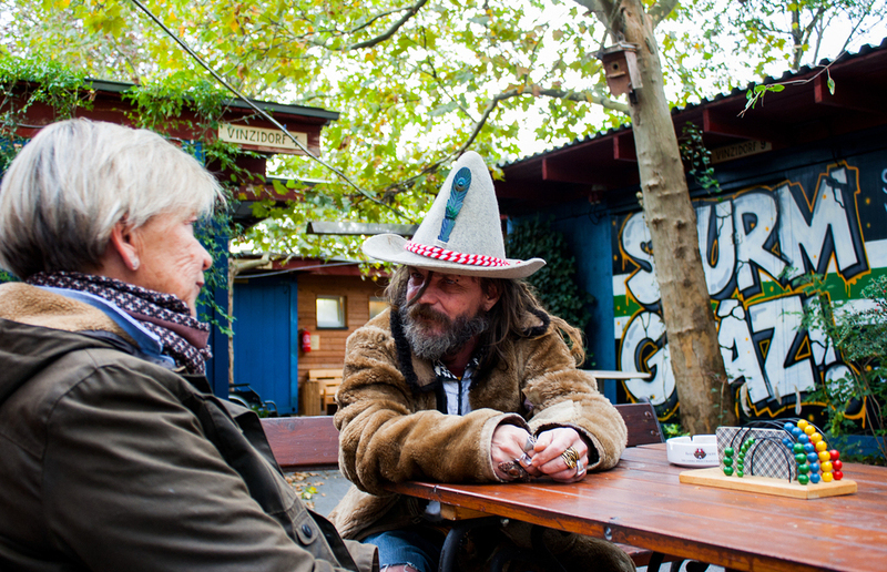 Vor allem an Feiertagen sind Besuche und persönliche Gespräche wichtig.