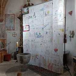 Das Fasten- bzw. Passionstuch wurde 2005 vom örtlichen Kindergarten gestaltet.