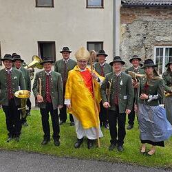 Vor der Pfarrkirche in Rottenmann