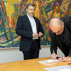 Verleihung des Pfarrdekretes an Pfarrer Claudiu Budau