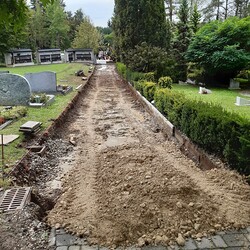 Straßenarbeiten - die Auffahrt bekam einen neuen Belag