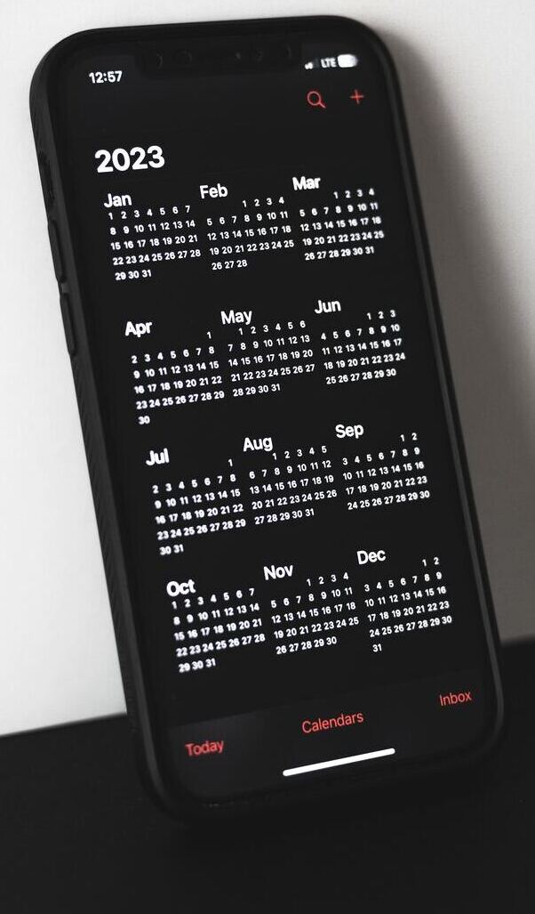 Handy-Kalender 2023 / Behnam Norouzi, Unsplash