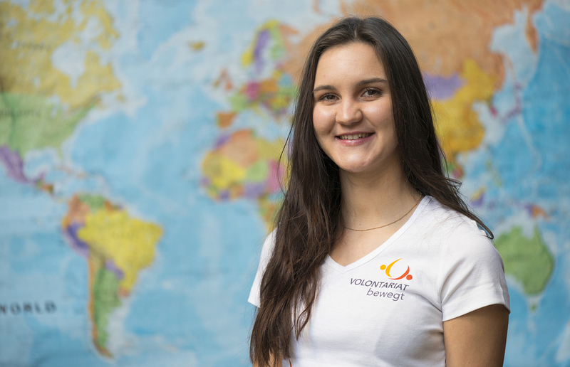 Annika Buchner ist eine von neun Freiwilligen, die zum Wohl von Benachteiligten Kindern im Globalen Süden arbeiten werden. Ihr Ziel ist Ecuador.