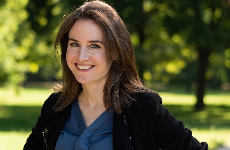 Andrea-Ioana Dumitrescuu Die promovierte Kulturwissenschafterin Judith Kohlenberg legt ihren Fokus auf Fluchtmigration, Integration und gesellschaftliche Teilhabe.