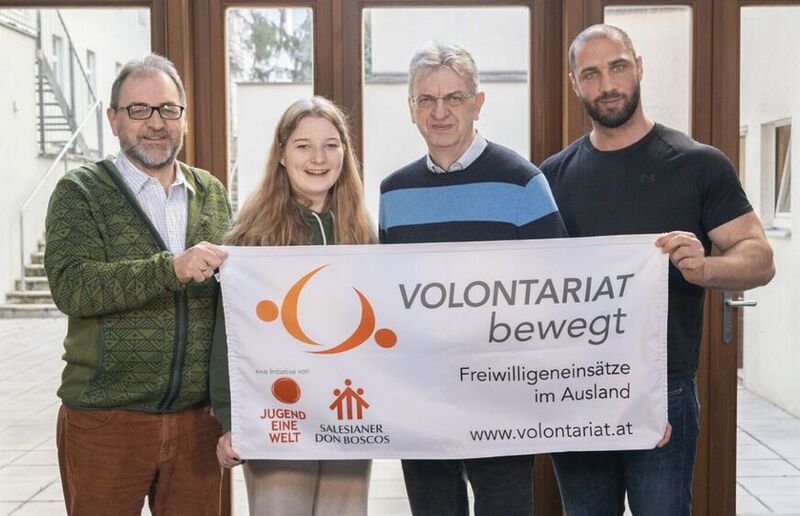 Volontariat bewegt 2024 / Julian Funk v.l.n.r. Reinhard Heiserer Geschäftsführer Jugend eine Welt, Pia Görger-St. Jörgen, P. Petrus Obermüller Salesianer Don Boscos, Mario Karolyi Geschäftsführer Volontariat bewegt