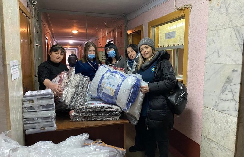 Hilfspakete mit Lebensmitteln und Hygieneprodukten für die notleidende Bevölkerung in der Ukraine. 