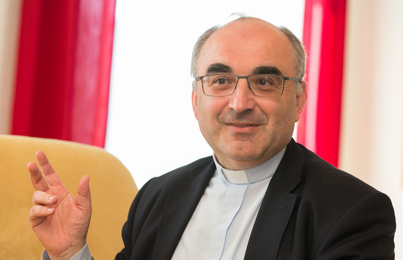 Harry Schiffer Photodesign, Harry Schiffer Bischof Wilhelm dankt allen, die umsichtig und auf Gott vertrauend Maßnahmen mittragen.