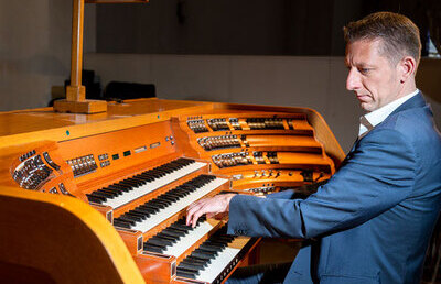 Ruben Sturm ist Domorganist an der Frauenkirche in München